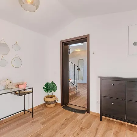 Mokka - Perfekt Ausgestattete In Hervorragender Lage Villa *