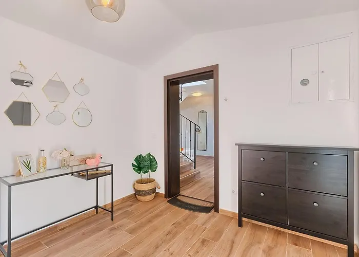 Mokka - Perfekt Ausgestattete In Hervorragender Lage Villa *