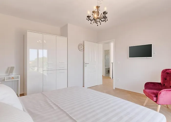 Mokka - Perfekt Ausgestattete In Hervorragender Lage Villa Pula